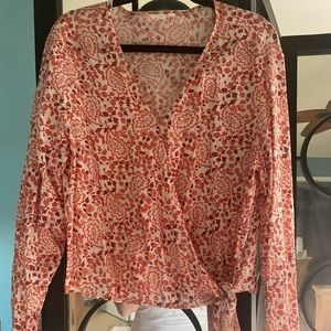 Gap Size M Blouse is adorable with tie at hip in coral and white
